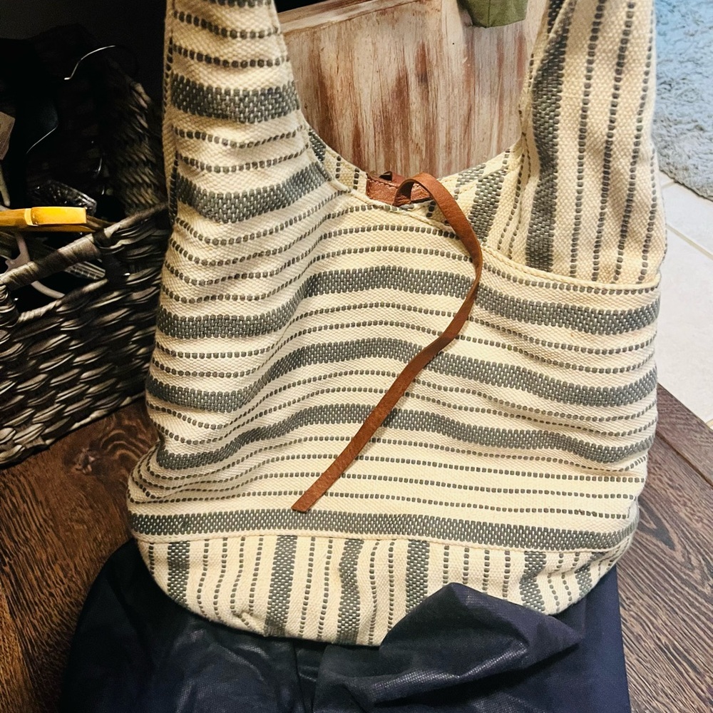 Lucky Brand White and Light Green Hobo Bag with shoulder Strap